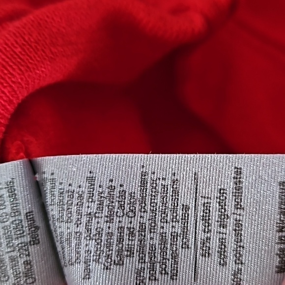 Gildan Red Long Sleeve Sweatshirt with "Arrowhead" Graphics NWOT - Picture 14 of 14